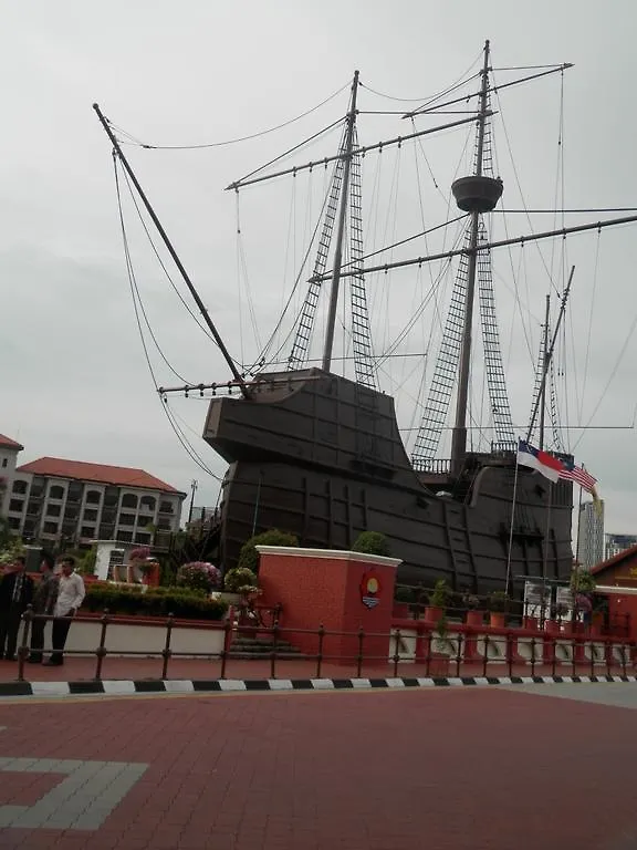 トラベラーズ プラネット ホステル Malacca ホテル
